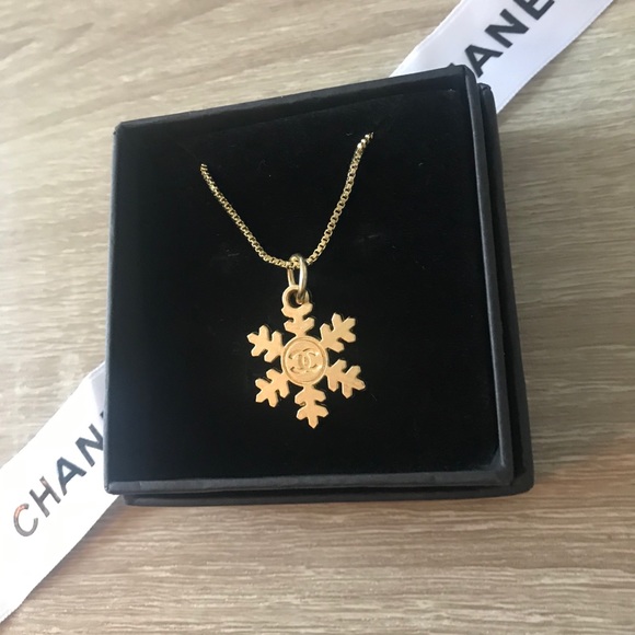 ❄️LAST ONE! Authentic Shiny CHANEL Snowflake Zipper-Pull❄️ - Picture 3 of 16